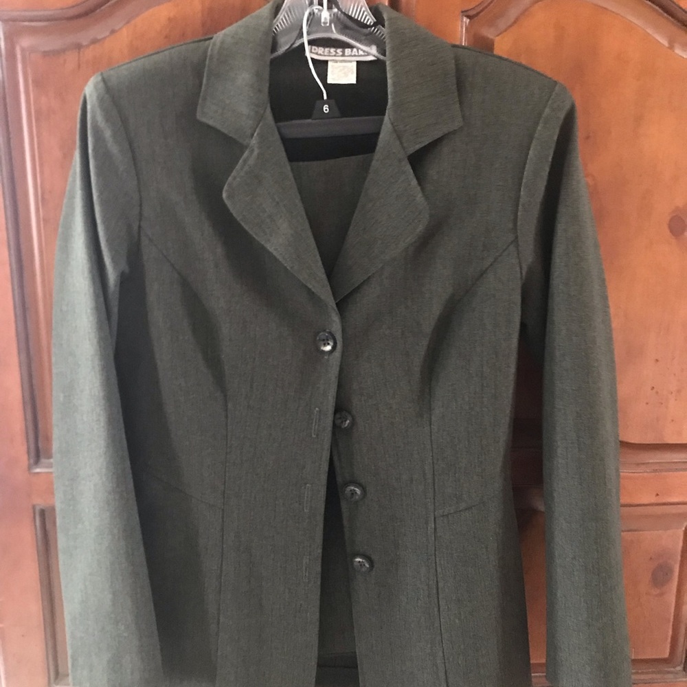 Dress suit